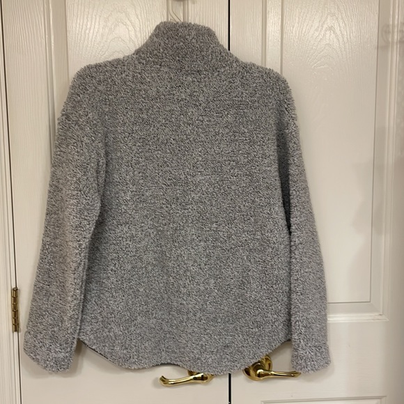 NWOT Old Navy Gray Sherpa Pullover - Picture 2 of 2